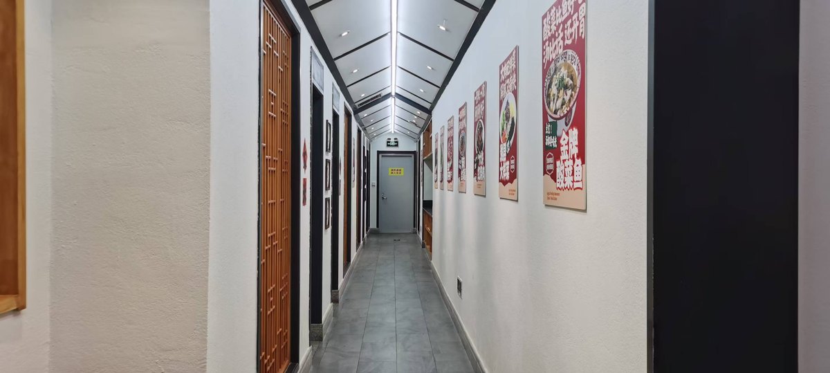 京都粥店快炒厨房生炒辣子鸡实拍