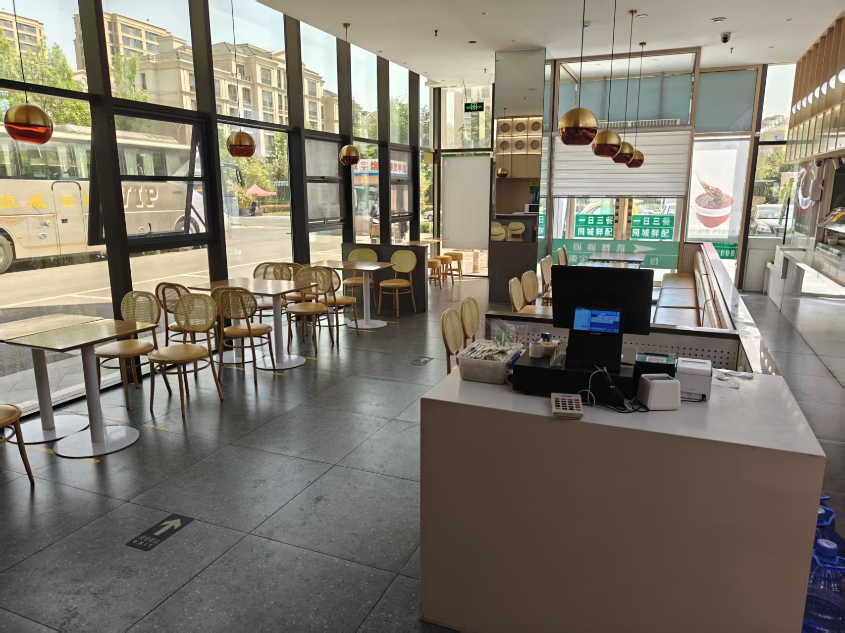 京都易厨屯西店大厅实拍1